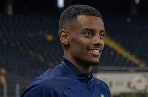 alexander isak girlfriend